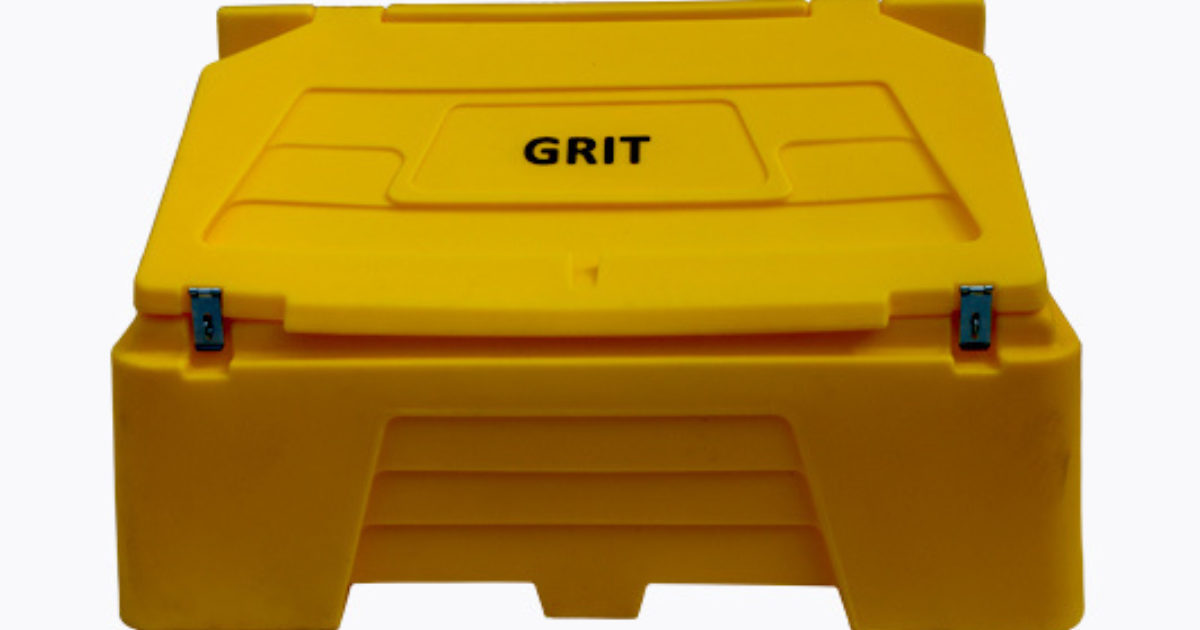 Planting bulbs in the lawn